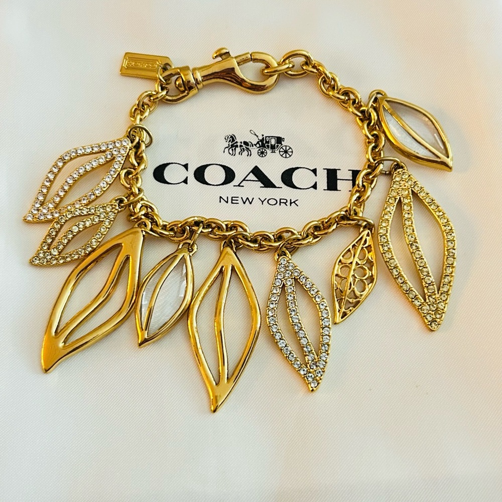 💰SOLD💰RARE VINTAGE Coach charm Bracelet - Picture 10 of 10